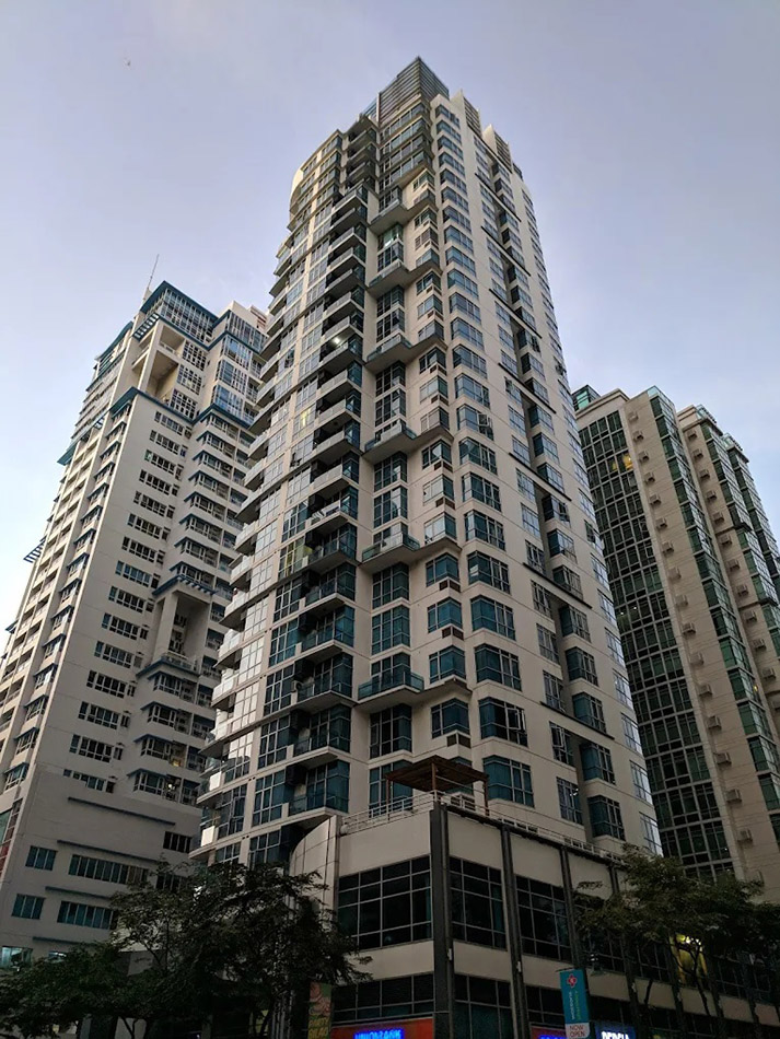 Blue Sapphire Residences