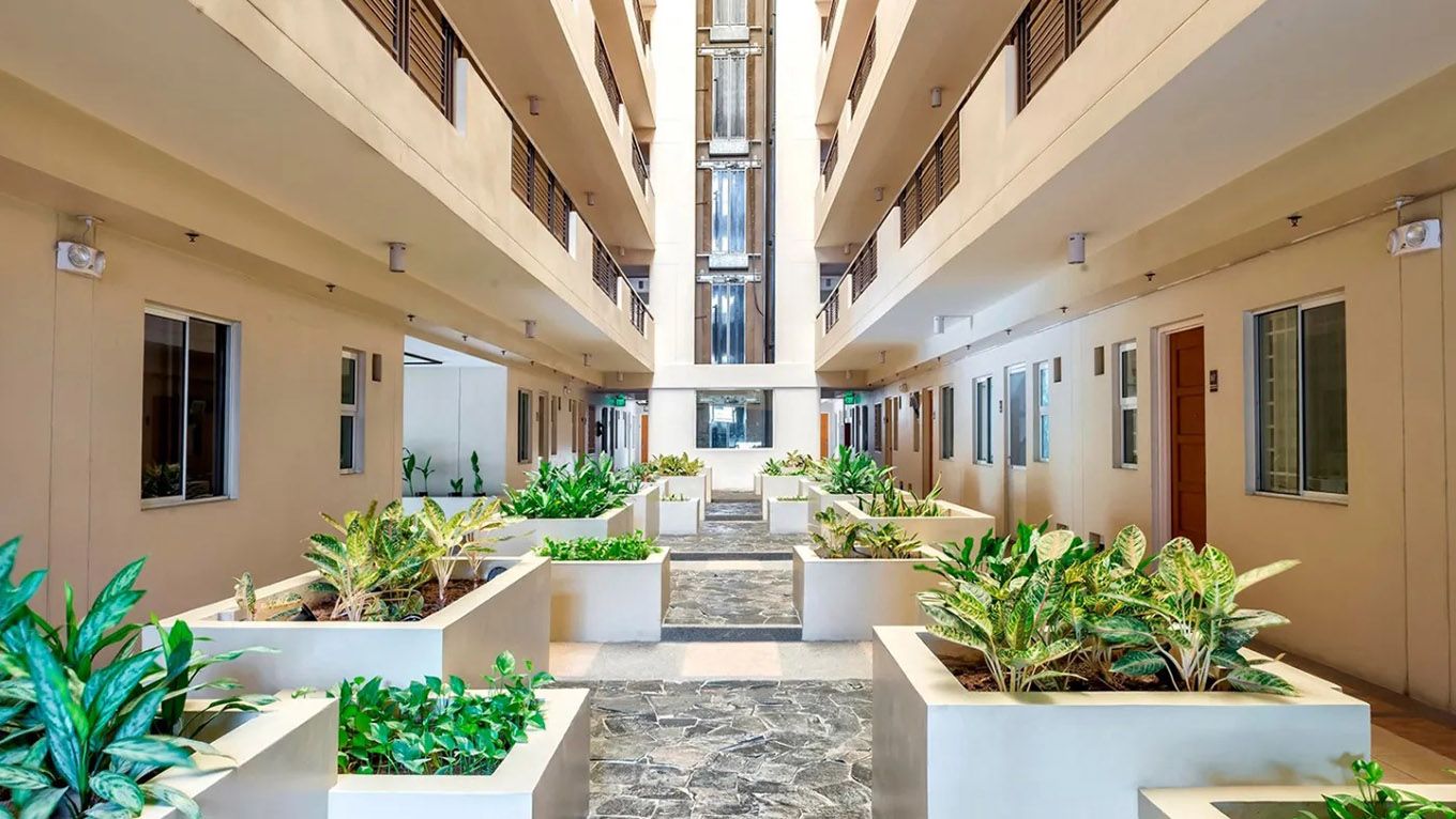 Cedar Crest Condominium 02